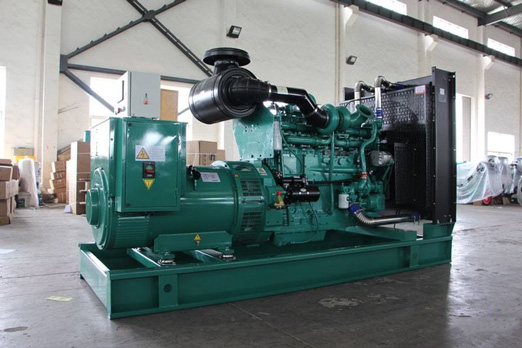 柳城320kw康明斯柴油发电车出租组图片 柳城320kw康明斯柴油发电车出租组图片